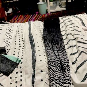 A Hobo ish design leggings